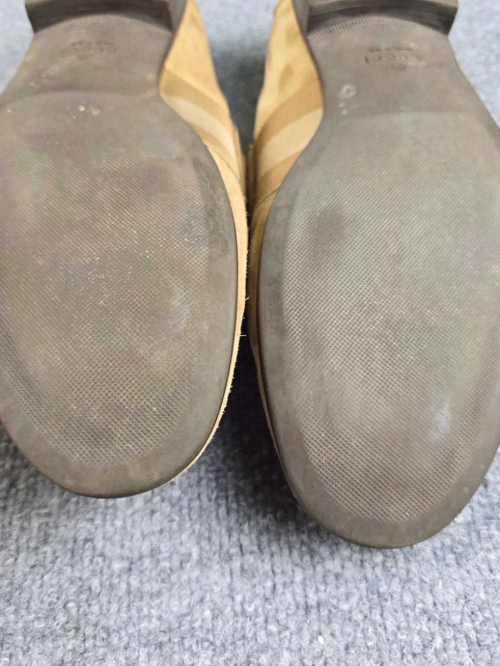 Gucci Men's Suede Apron Toe Loafers Size IT 10.5 (US 11.5) Italy